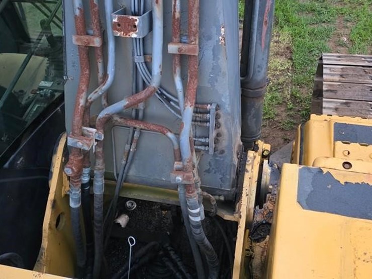 2011-deere-240d-lc-image-72