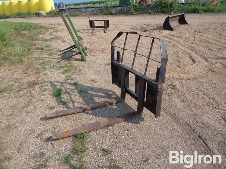 euro-style-pallet-forks-image-1