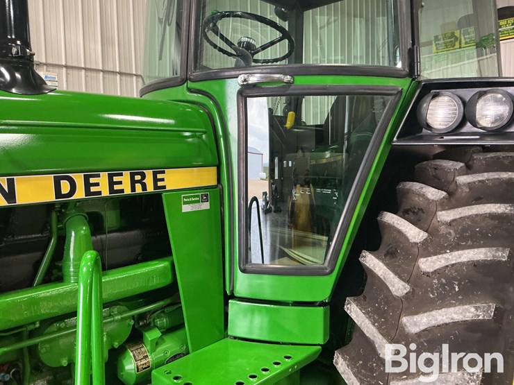 john-deere-4440-image-11