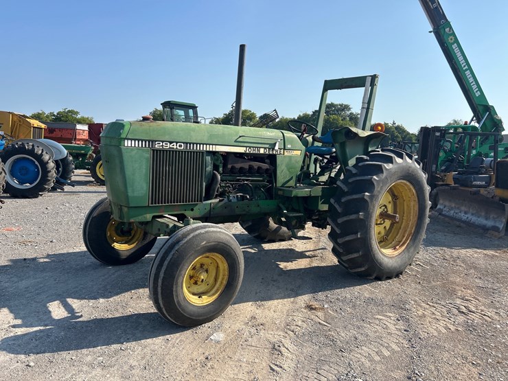 john-deere-2940-image-1