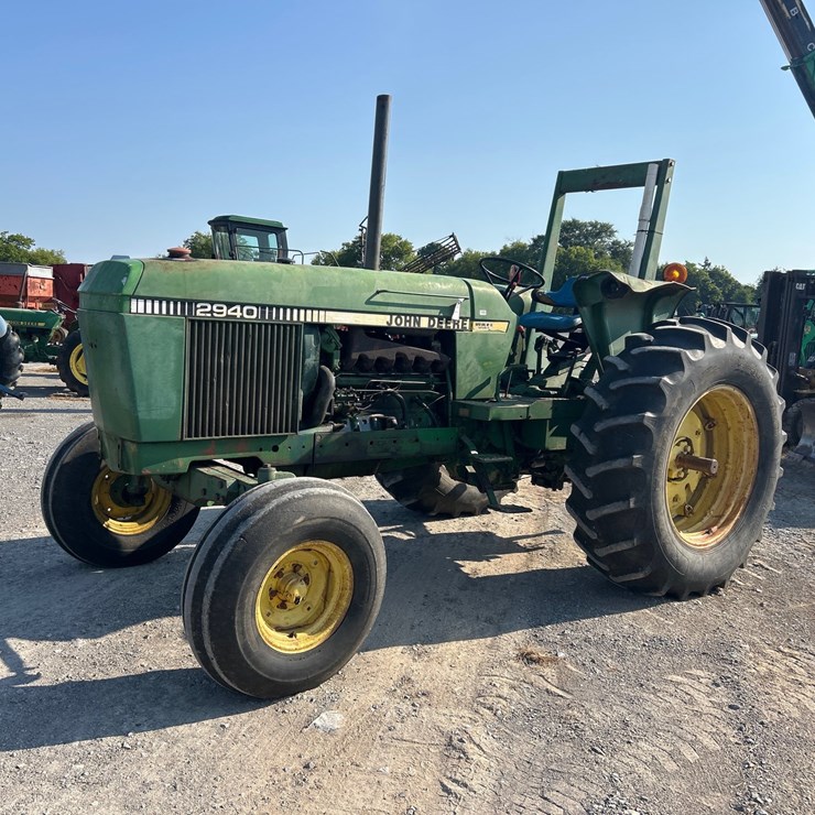 JOHN DEERE 2940