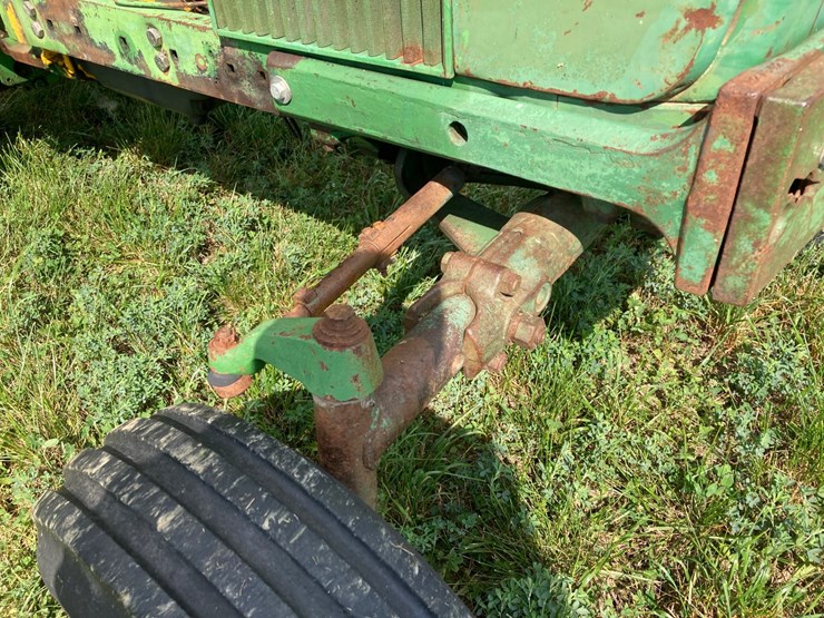 john-deere-3020-image-12