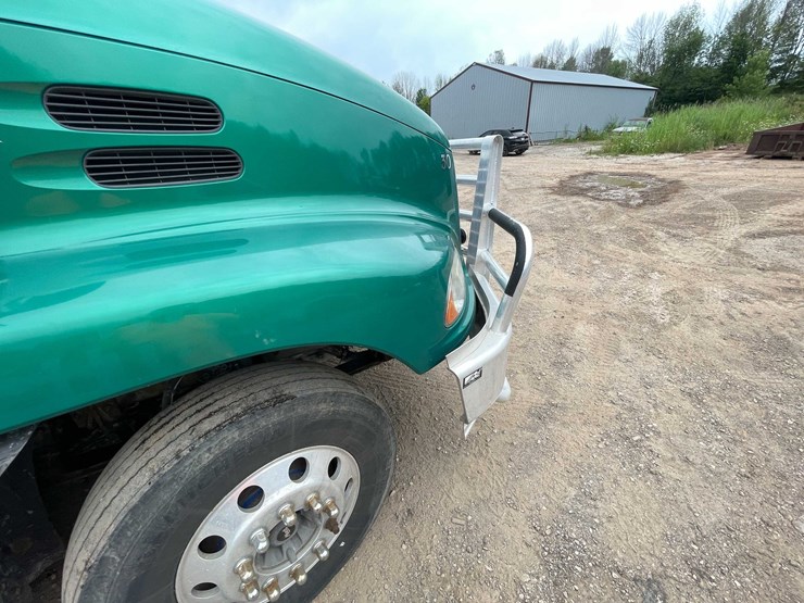#114-•-2011-mack-semi-tractor-(has-wi-title)-(denmark,-wi)-image-56