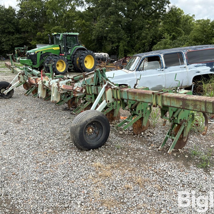 JOHN DEERE 885