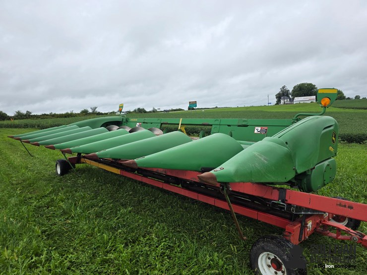 2012-john-deere-608c-image-1