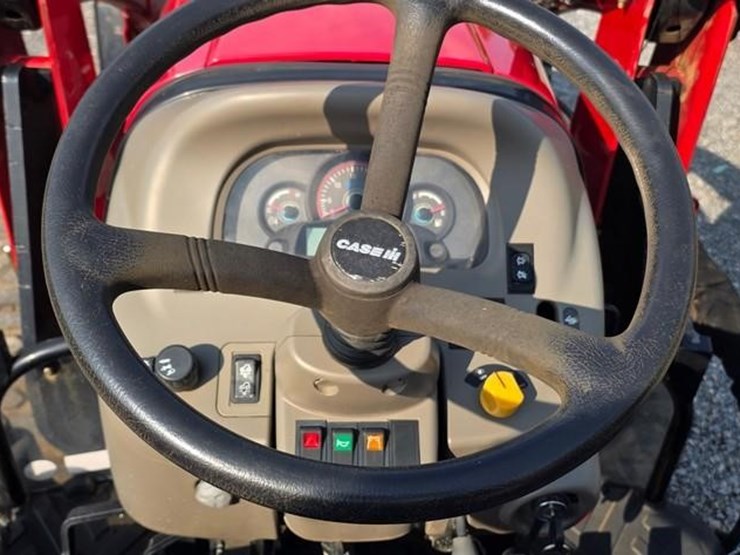 case-ih-farmall-35c-image-51