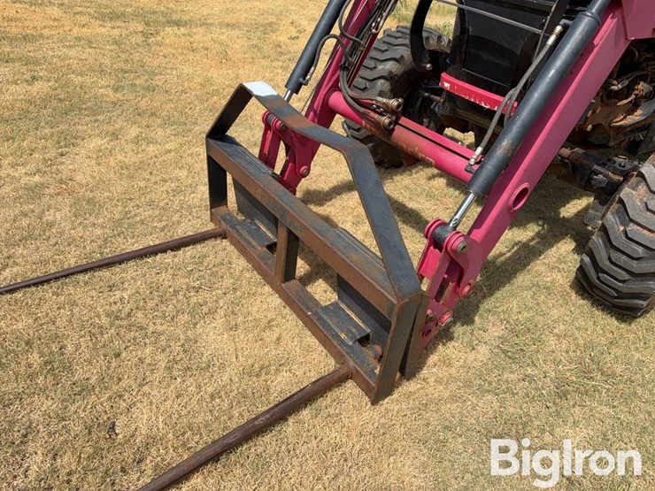 2015-mahindra-4540-image-10