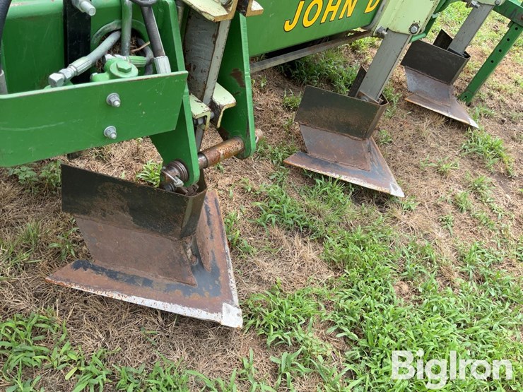john-deere-12-image-12