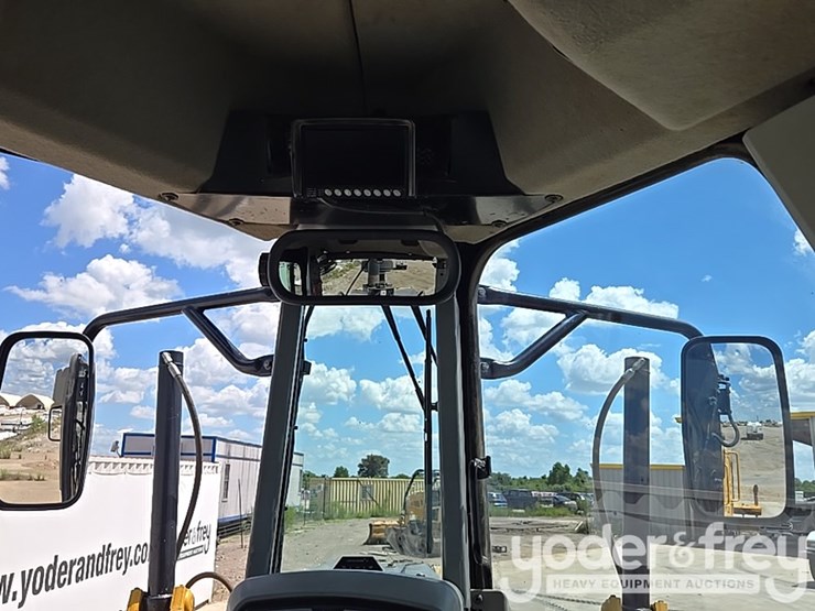 2016-caterpillar-140m3-awd-image-61