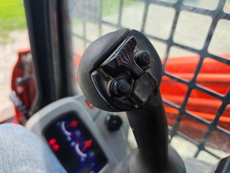 2020-kubota-svl75-2-image-25