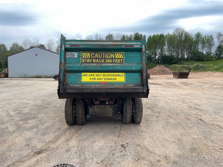 #142-•-2005-freightliner-dump-truck-(title-in-delay)-(denmark,-wi)-image-6