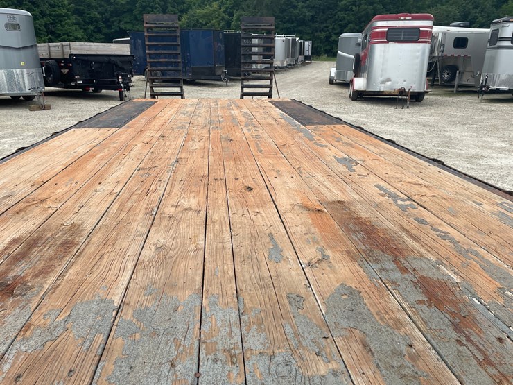 #403-•-2015-quality-8.5-x-25'-flatbed-gooseneck-(has-in-title)-(helenville,-wi)-image-9