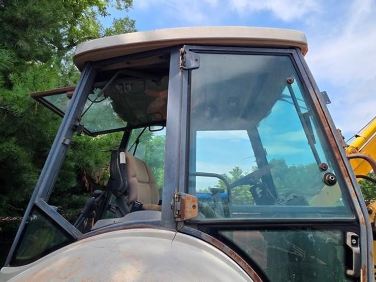 new-holland-555e-image-13