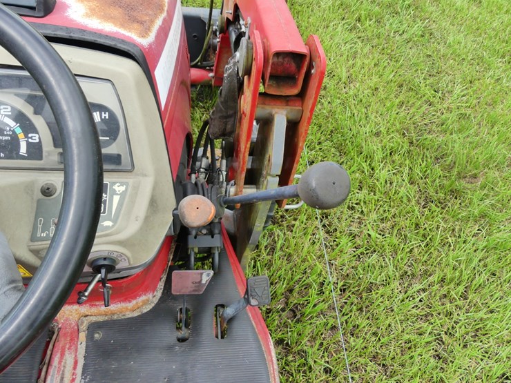 massey-ferguson-gc1705-image-16
