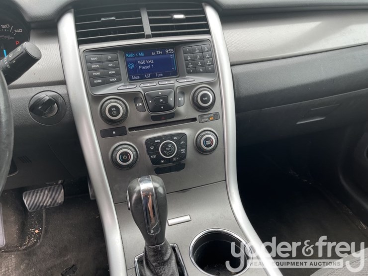 2013-ford-edge-image-19