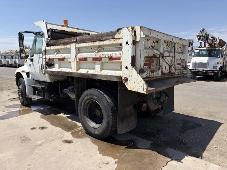 2003-international-durastar-4300-image-4