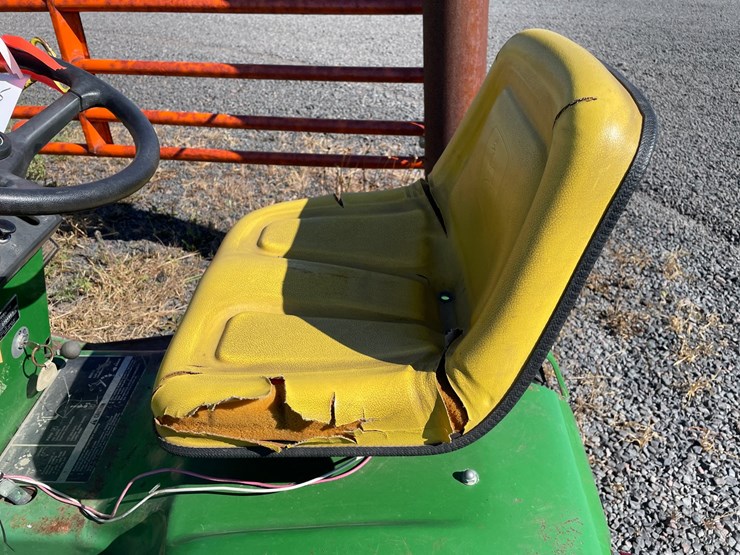 john-deere-300-image-15