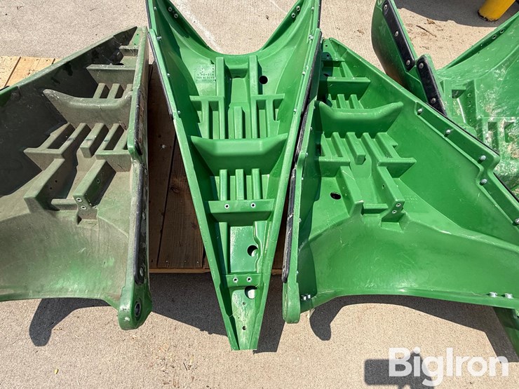 john-deere-poly-corn-head-snouts-image-18