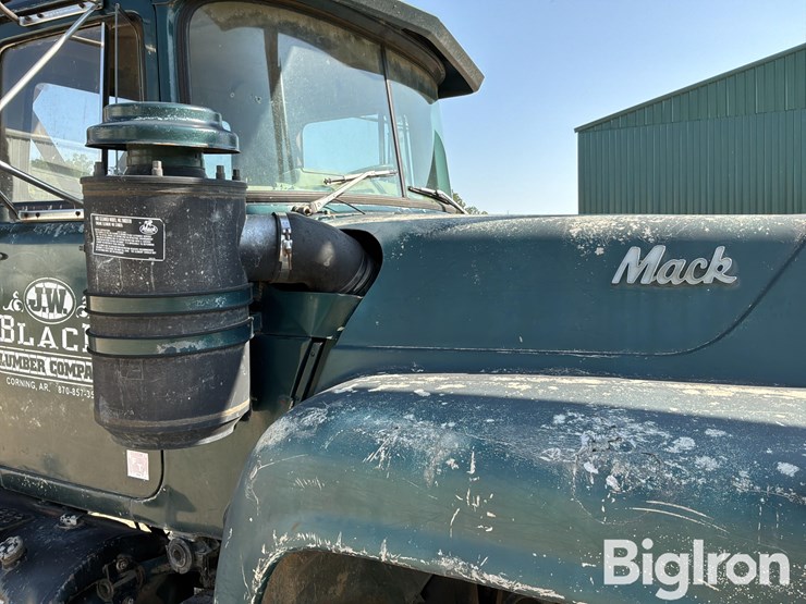 1985-mack-r686st-image-17