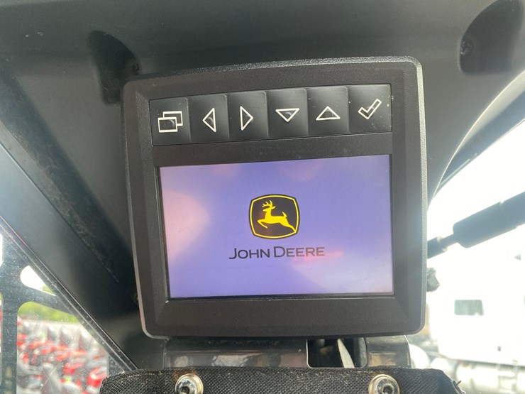 2024-deere-324g-image-25