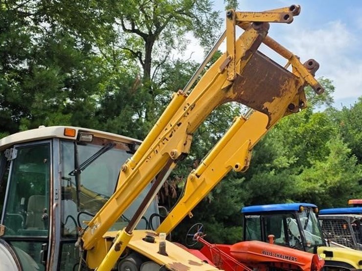 new-holland-555e-image-7