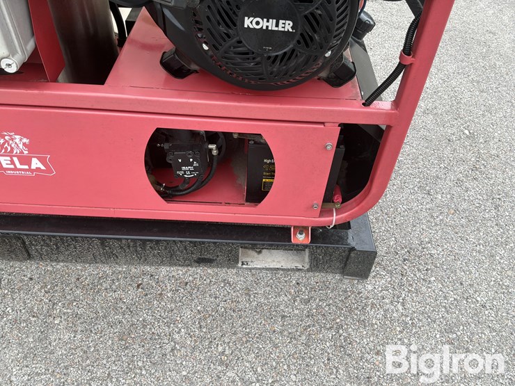 2025-massey-ferguson-730-image-14