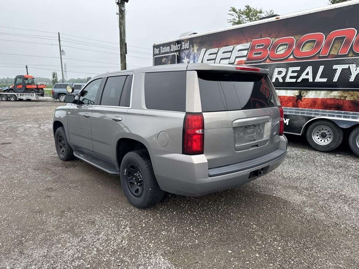 2017-chevrolet-tahoe-image-2