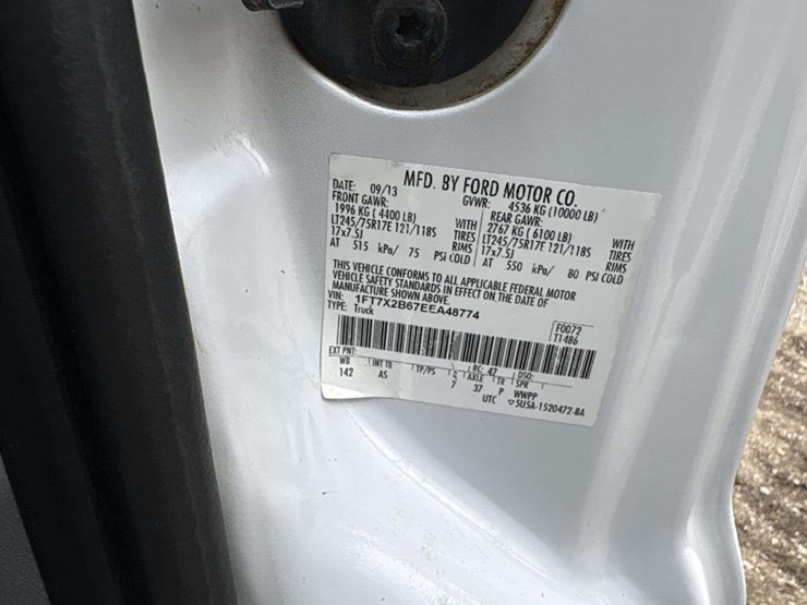 2014-ford-f250-xl-image-16