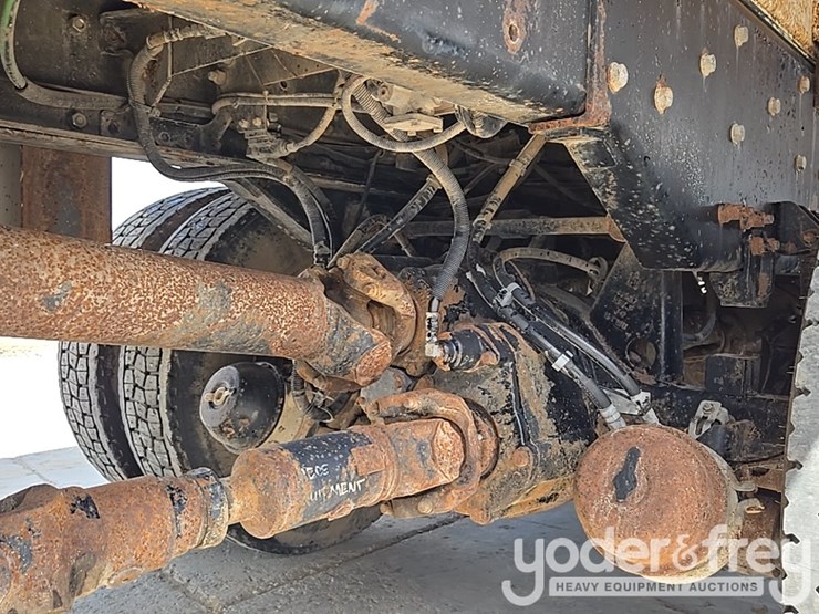 2005-peterbilt-357-image-24