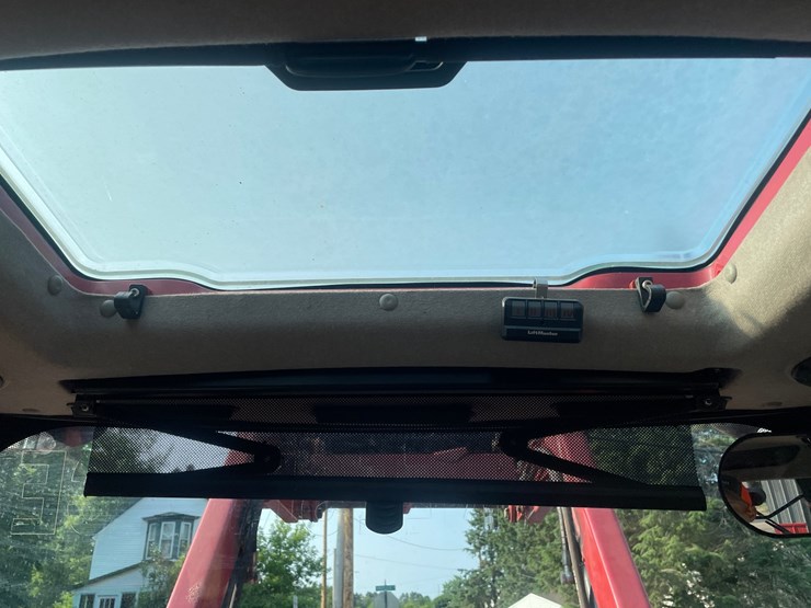 2019-case-ih-farmall-75a-image-67
