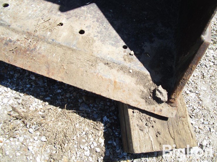 john-deere-725-image-11