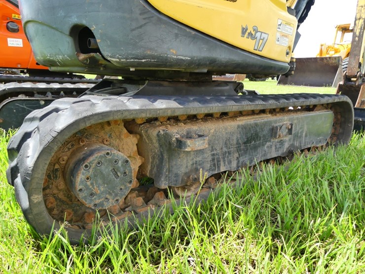 2017-yanmar-v1017-image-6