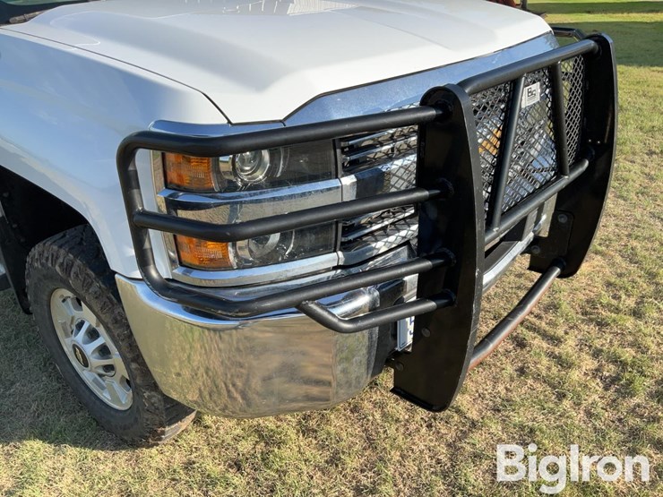 2018-chevrolet-silverado-2500hd-image-12