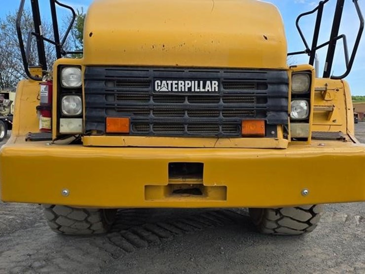 2011-caterpillar-740-image-45