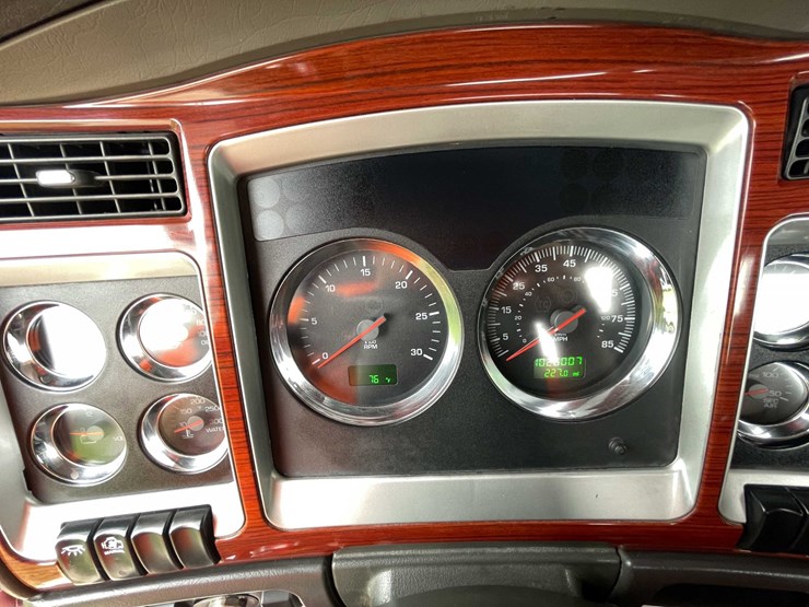 2006-kenworth-t800-image-81