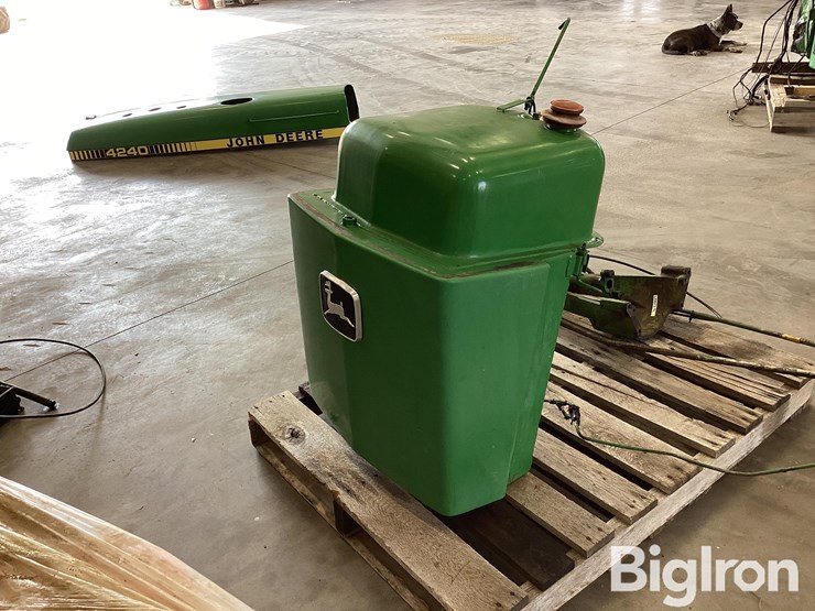 john-deere-4240-image-1