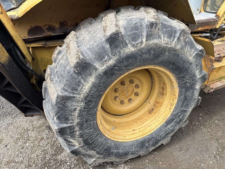 caterpillar-416b-image-16