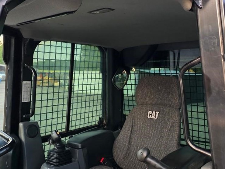 2017-caterpillar-d5k2-xl-image-65