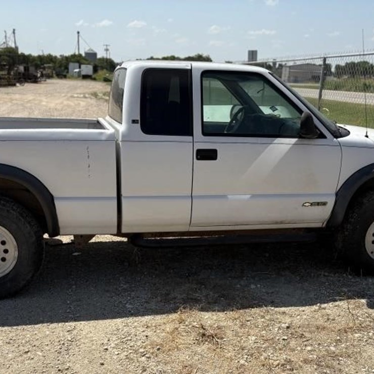 1997 CHEVROLET S10
