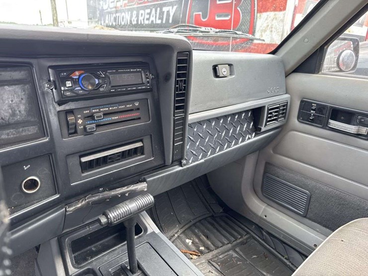1996-jeep-cherokee-image-14