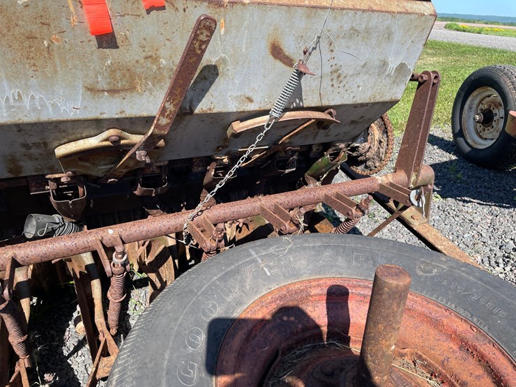 #640-•-brillion-300-seeder-(mason,-wi)-image-18