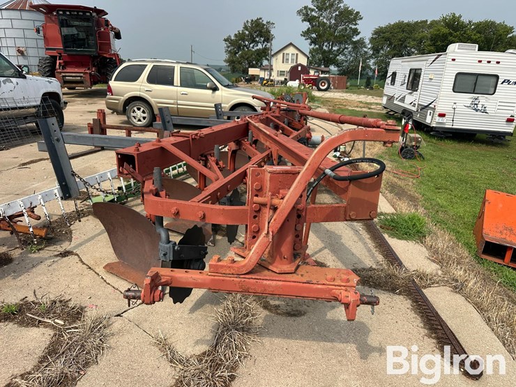 international-700-image-2
