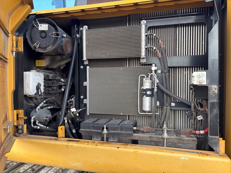2022-deere-160g-lc-image-14