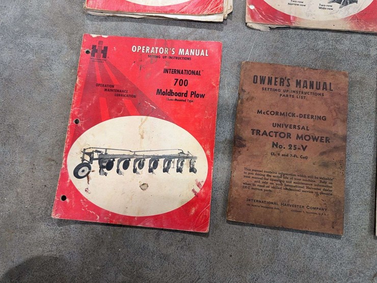 international-harvester-literature-lot-assortment-image-10