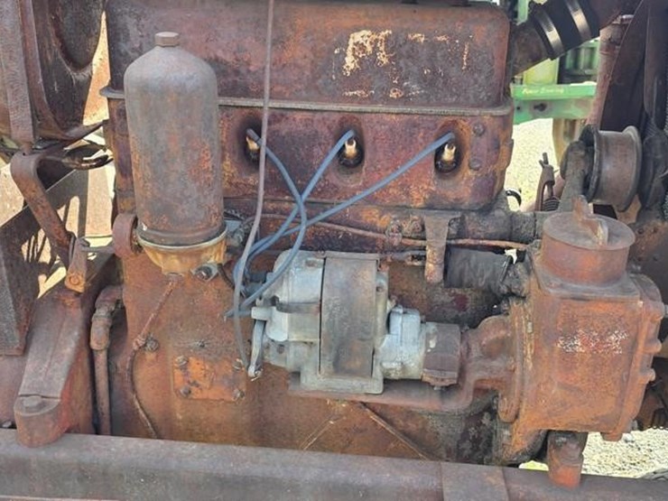 farmall-f20-tractor-(not-running)-image-19