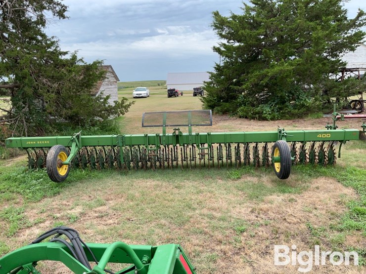 john-deere-400-image-2