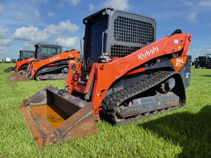 2023-kubota-svl97-2-image-1