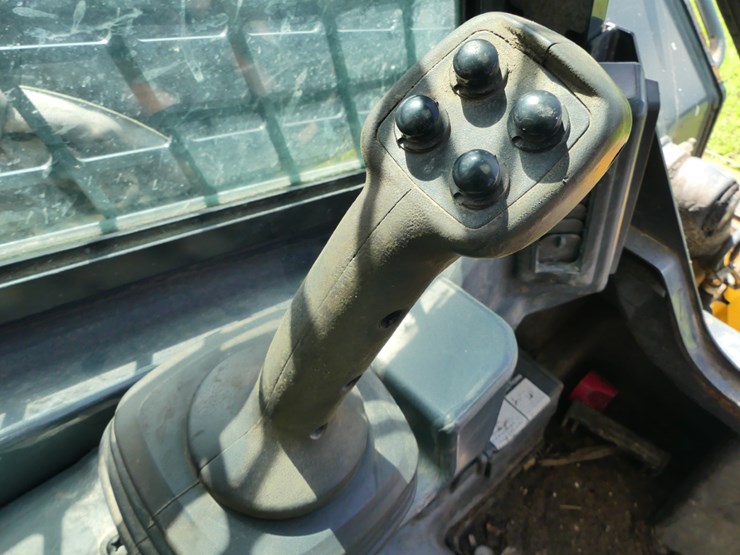 2023-deere-325g-image-15