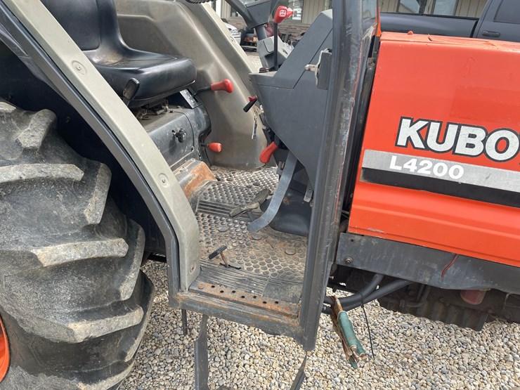#237-•-1998-kubota-l4200-4-x-4-diesel-(helenville,-wi)-image-21