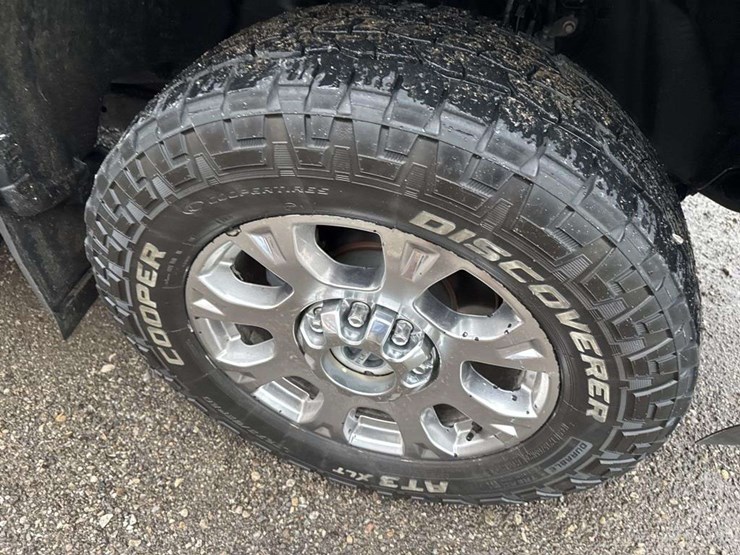 2021-ford-f250-lariat-image-28